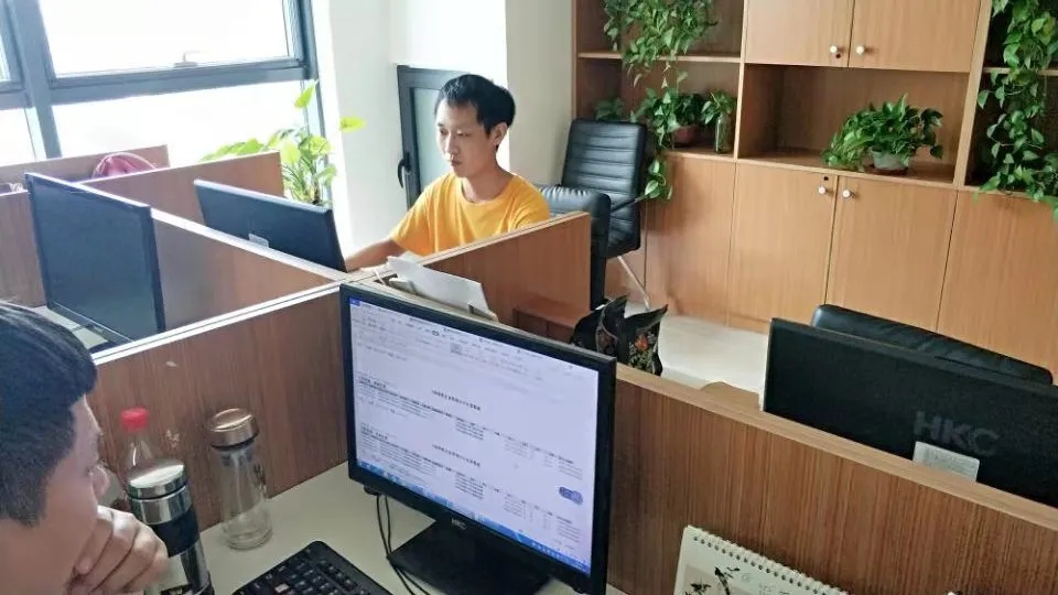 河外德法语言学院17级法本四班张若晨成功考取河北农业大学研究生