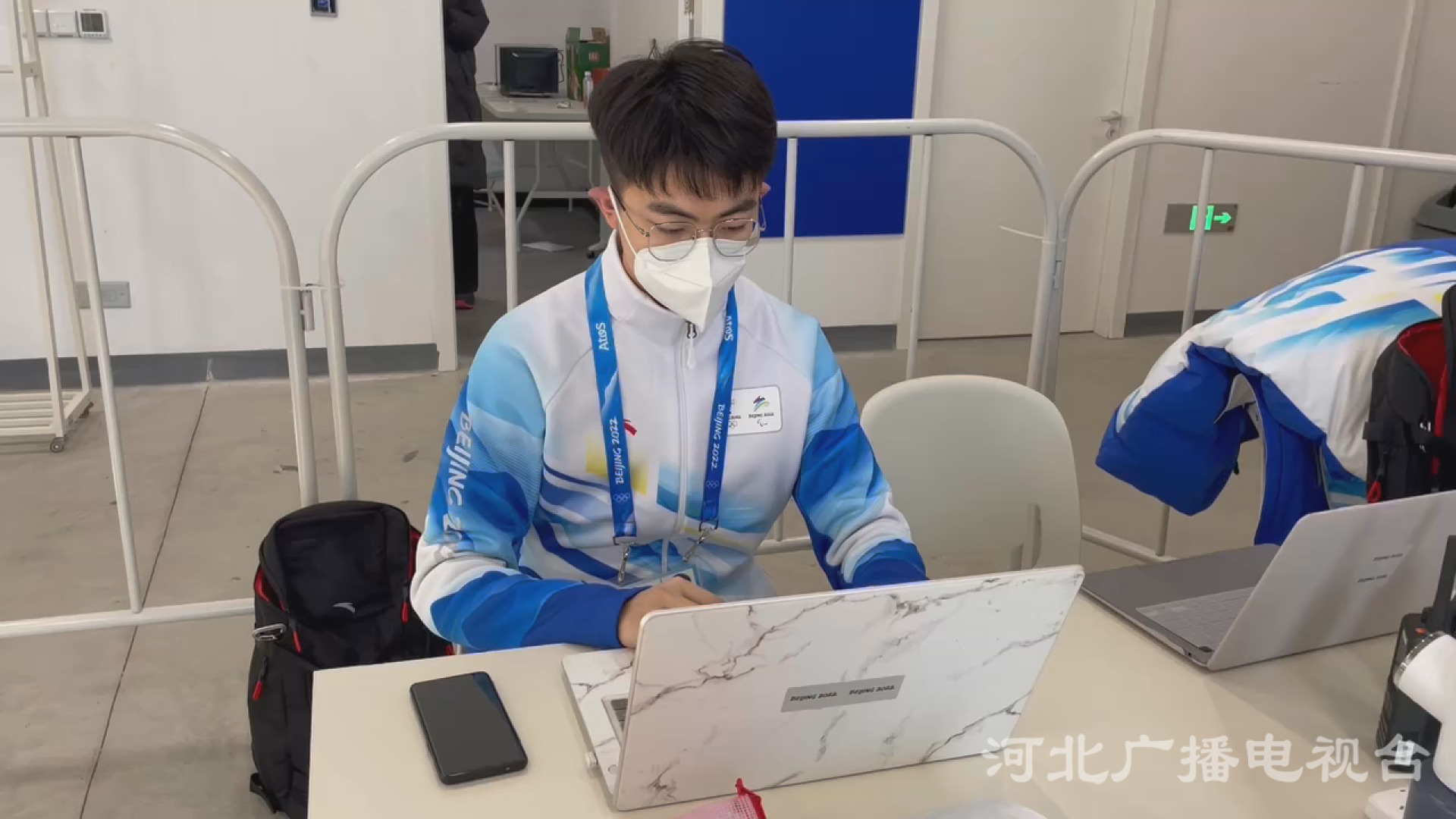 河北广播电视台冀时客户端报道河北外国语学院冬奥会语言服务志愿者已进入应战状态