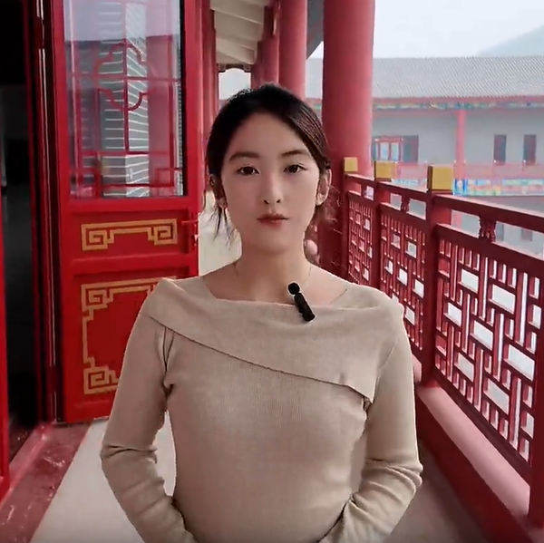 《国际新航线》—用外语讲好河外故事