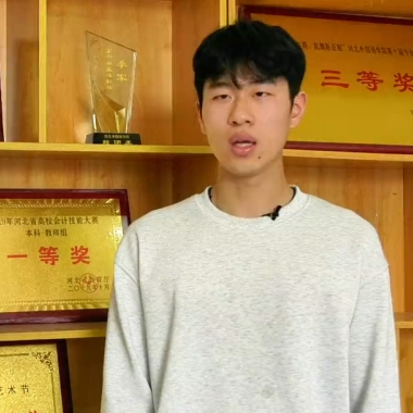 河外电视台《产教学研最前沿》，看河外学子介绍财务管理专业到底怎么学？